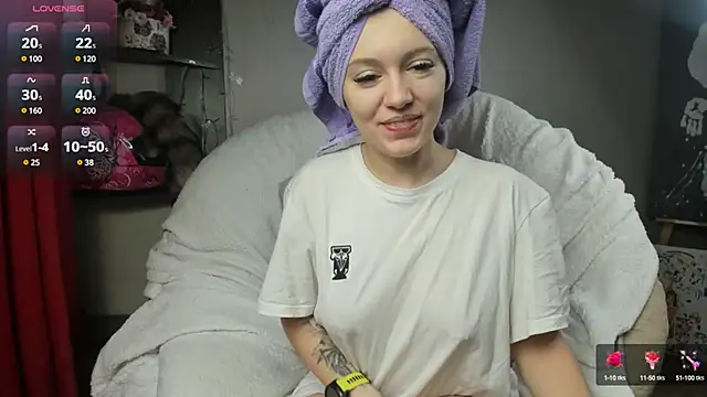 foxy blond online show from 25, 2, 2025