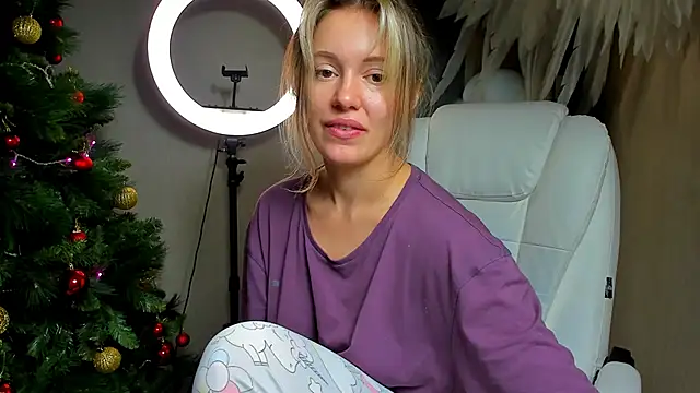 foxy blond online show from 3, 12, 2025