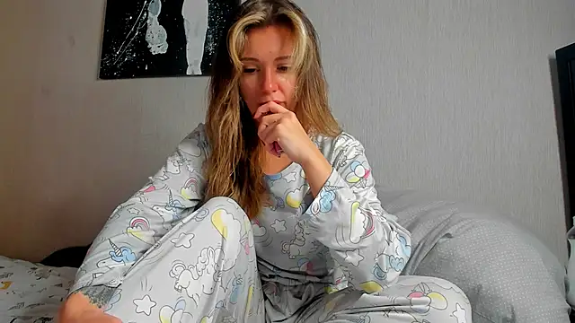 foxy blond online show from 6, 1, 2026