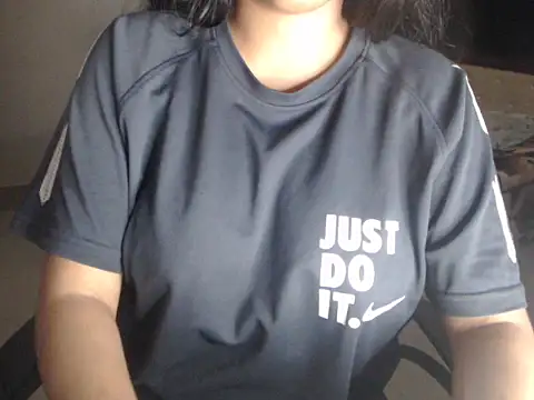 Snapshot of DevilErin chatting on 12, 3, 2026 DevilErin online show from 12, 3, 2026
