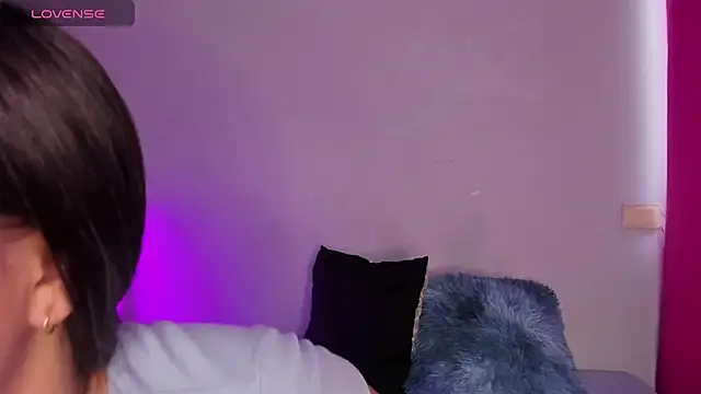 Bella Manson  online show from 22, 3, 2025