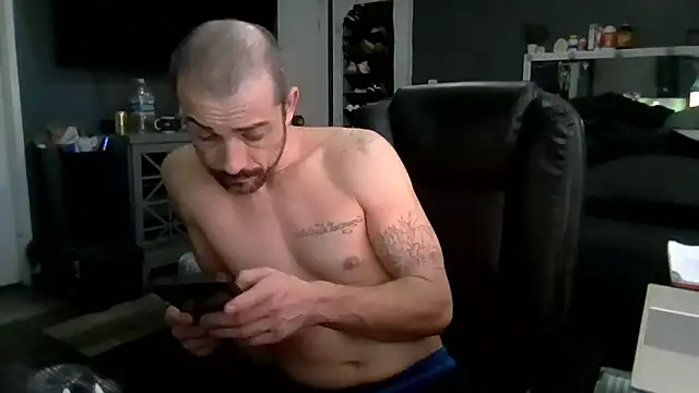 Snapshot of MasterJizzJunky chatting on 8, 4, 2026 MasterJizzJunky online show from 8, 4, 2026