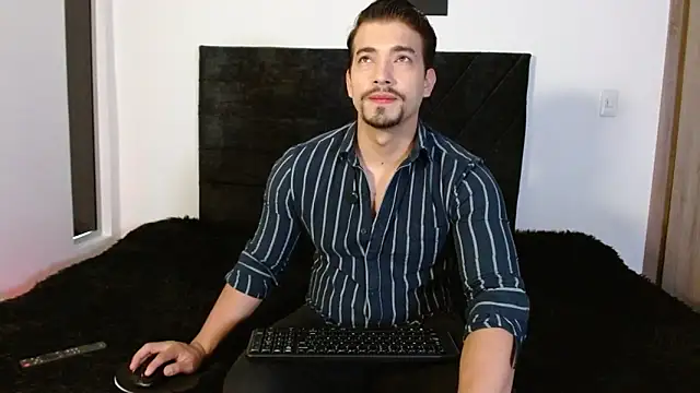 Snapshot of Ian_Daviz chatting on 7, 6, 2026 Ian Daviz online show from 7, 6, 2026