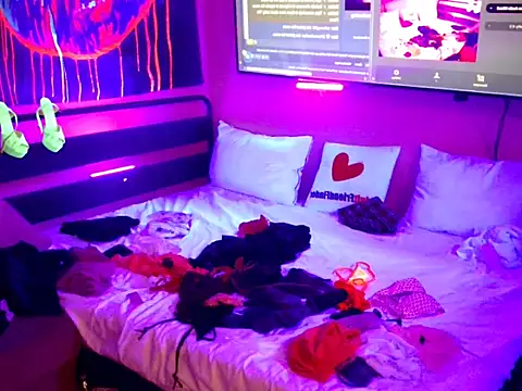 KRYZTALYNXXX online show from 4, 4, 2026