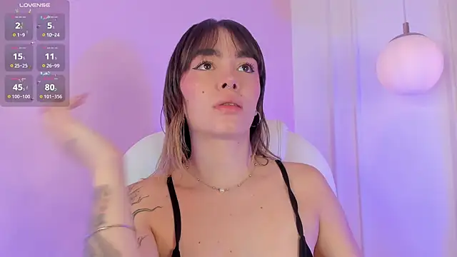 Lucy Vega online show from 17, 11, 2025