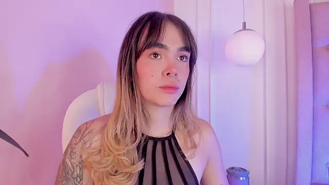 Lucy Vega online show from 19, 11, 2025