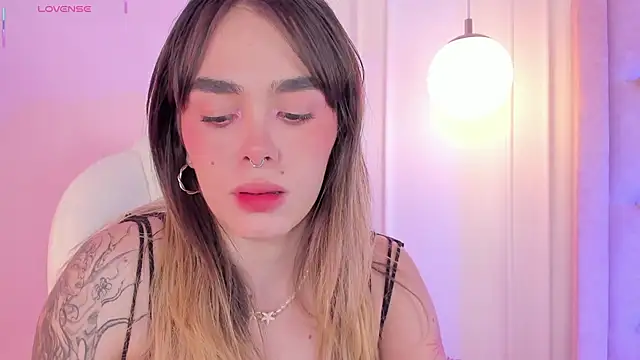 Lucy Vega online show from 16, 1, 2026