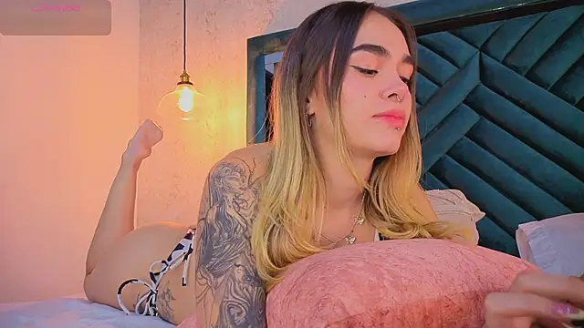 Lucy Vega online show from 17, 10, 2025