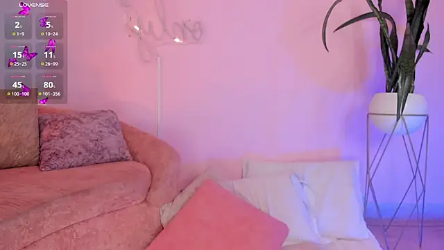 Lucy Vega online show from 11, 11, 2025