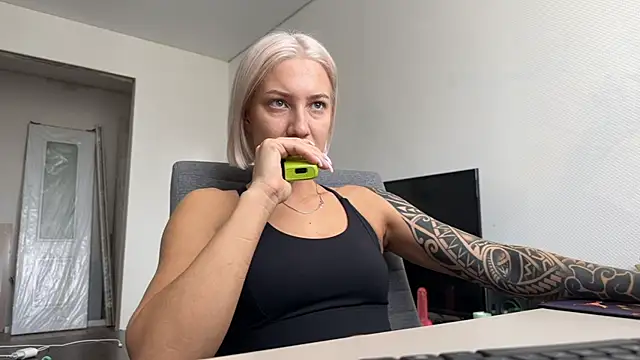 Snapshot of AnneBall chatting on 7, 6, 2026 AnneBall online show from 7, 6, 2026