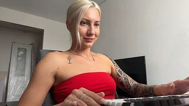 Snapshot of AnneBall chatting on 27, 5, 2026 AnneBall online show from 27, 5, 2026