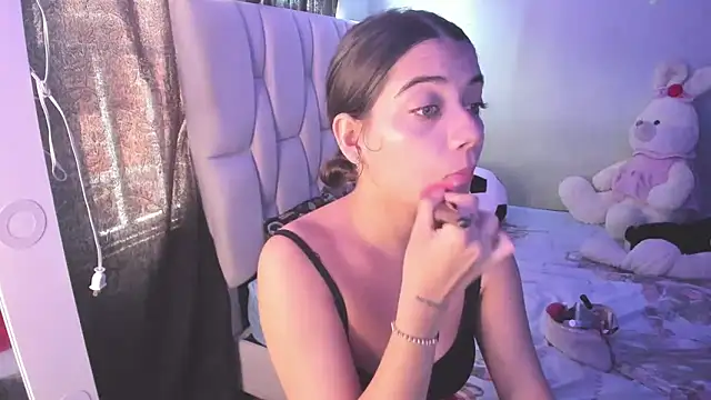 KittyKlum online show from 10, 10, 2025