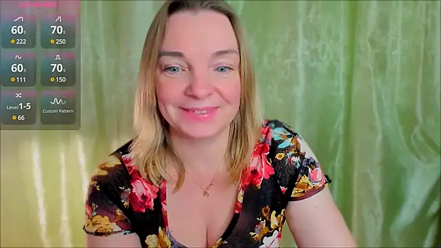 Snapshot of Regina__blue chatting on 9, 3, 2025 Regina blue online show from 9, 3, 2025