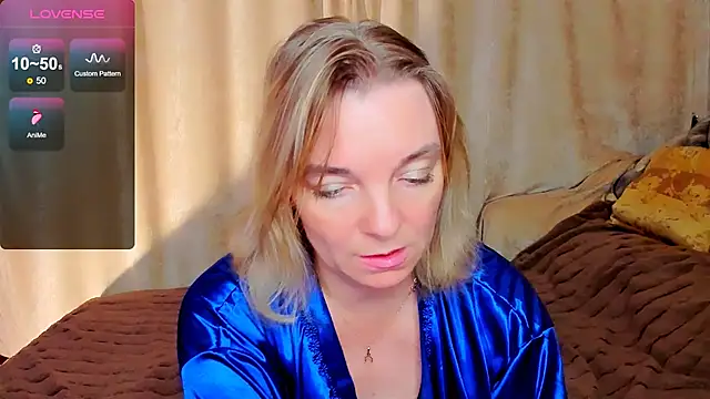 Snapshot of Regina__blue chatting on 3, 10, 2025 Regina blue online show from 3, 10, 2025