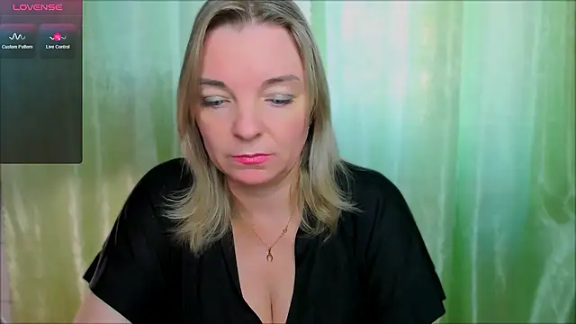 Snapshot of Regina__blue chatting on 22, 3, 2025 Regina blue online show from 22, 3, 2025