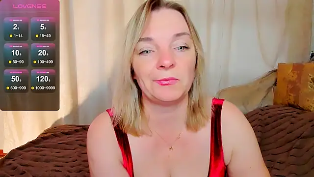 Snapshot of Regina__blue chatting on 1, 10, 2025 Regina blue online show from 1, 10, 2025