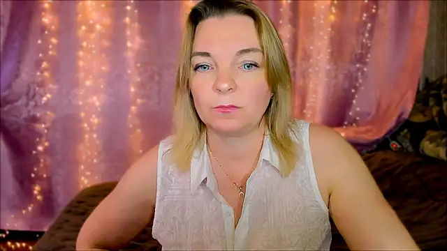 Snapshot of Regina__blue chatting on 15, 1, 2025 Regina blue online show from 15, 1, 2025