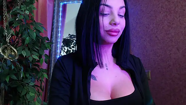 MissJuliax online show from 17, 11, 2025