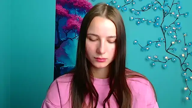 Eva Janee online show from 8, 11, 2025