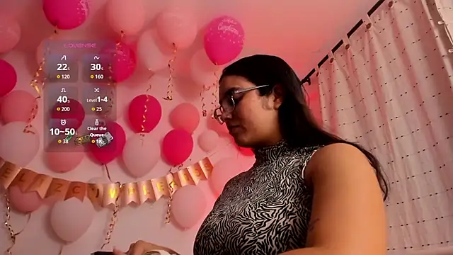 Snapshot of VeronicaGilss chatting on 10, 5, 2026 VeronicaGilss online show from 10, 5, 2026