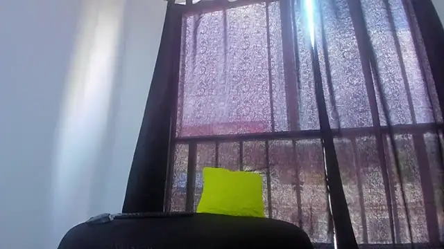 Snapshot of FernandaClar chatting on 10, 3, 2025 FernandaClar online show from 10, 3, 2025
