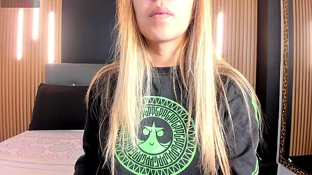 EvaaLovia1 online show from 6, 3, 2026