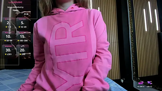 EvaaLovia1 online show from 14, 4, 2026