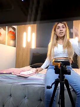 EvaaLovia1 online show from 21, 2, 2026