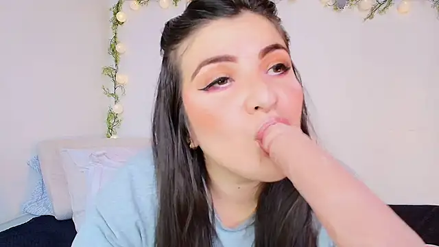 Amara vega online show from 4, 6, 2026