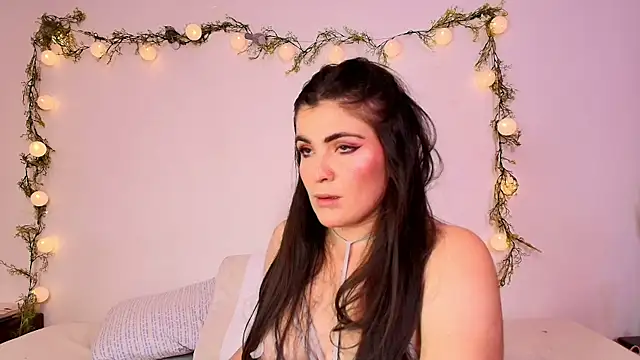 Amara vega online show from 14, 4, 2026