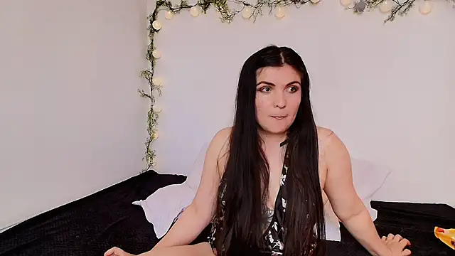 Amara vega online show from 24, 5, 2026