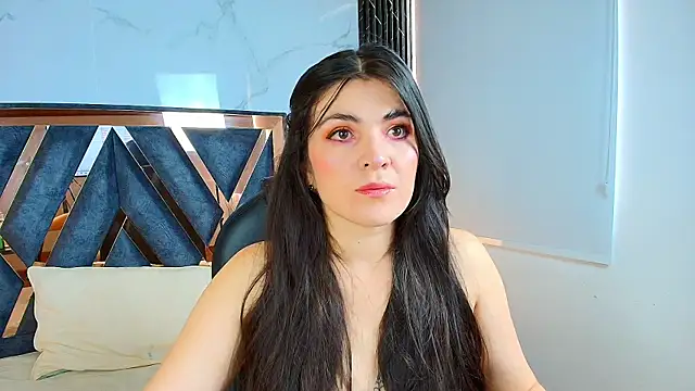 Snapshot of Amara_vega chatting on 4, 10, 2025 Amara vega online show from 4, 10, 2025