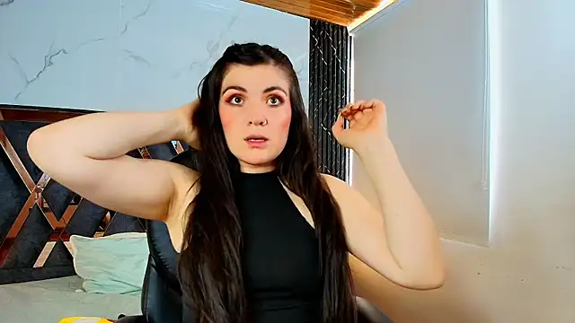 Snapshot of Amara_vega chatting on 4, 11, 2025 Amara vega online show from 4, 11, 2025