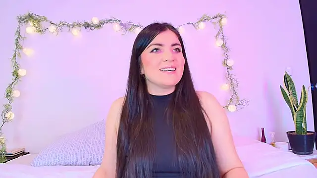 Amara vega online show from 7, 4, 2026