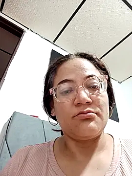 skarleth001 online show from 21, 9, 2025
