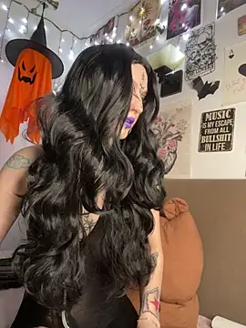 MoonAgnes online show from 20, 4, 2026
