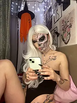 MoonAgnes online show from 24, 2, 2026