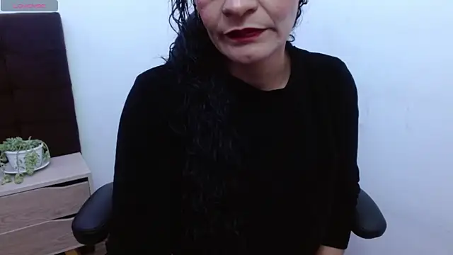 AlexandraJones  online show from 13, 10, 2025