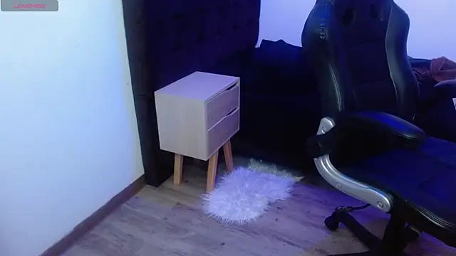 AlexandraJones  online show from 10, 9, 2025