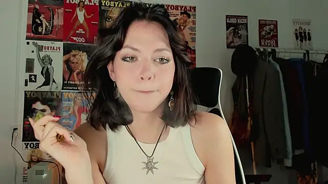 Snapshot of Niky__Jess chatting on 23, 10, 2025 Niky Jess online show from 23, 10, 2025