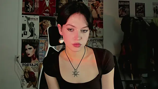 Snapshot of Niky__Jess chatting on 5, 11, 2025 Niky Jess online show from 5, 11, 2025