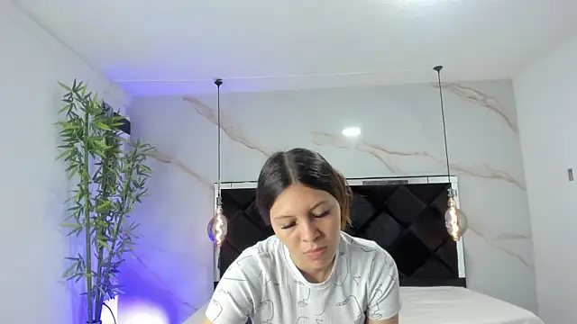 AngelaaCute  online show from 6, 11, 2025