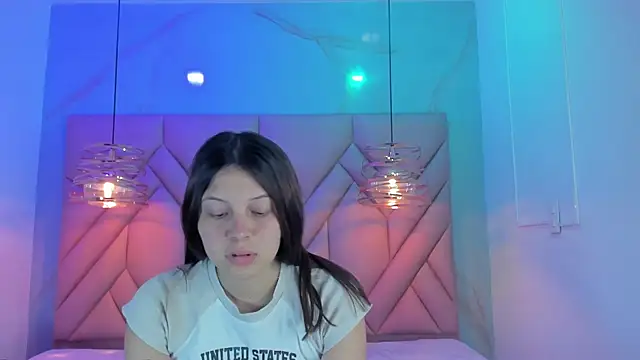 AngelaaCute  online show from 10, 6, 2026