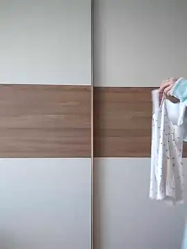 Dark Angel 22 online show from 14, 12, 2025