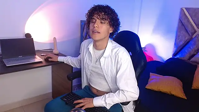 nickolas moon online show from 20, 2, 2025