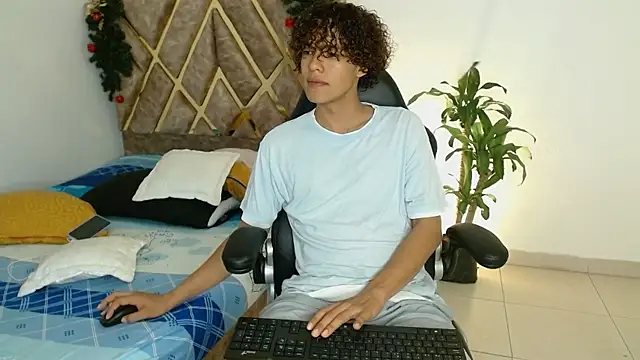 nickolas moon online show from 25, 12, 2024