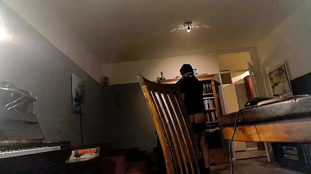 Snapshot of RolfS chatting on 28, 11, 2025 RolfS online show from 28, 11, 2025