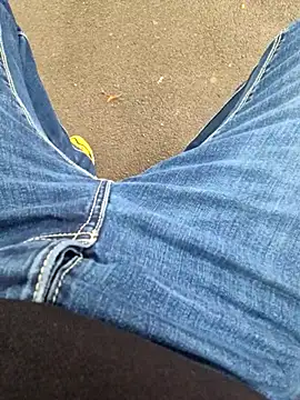 kisbiro77777 online show from 9, 10, 2025