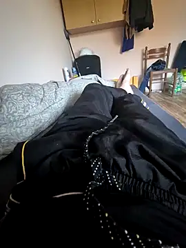 kisbiro77777 online show from 18, 10, 2025