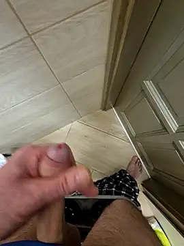 kisbiro77777 online show from 4, 4, 2026